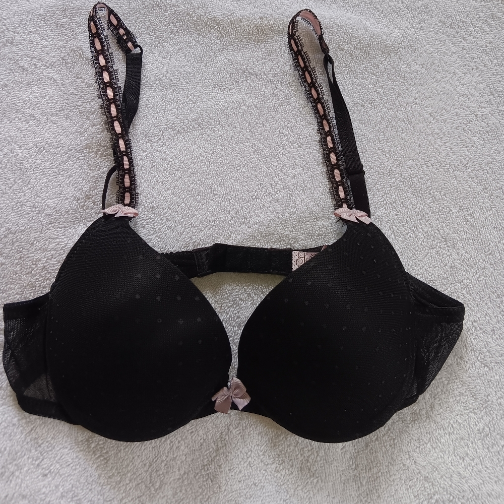 Victoria's Secret Vintage Sexy Little Things Bra. 32A.